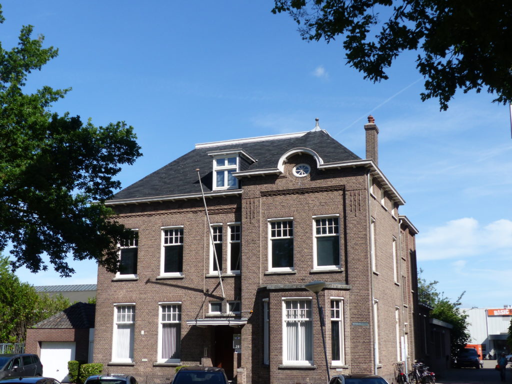 De voorkant van het pand in Breda waarin Saisi gevestigd is.